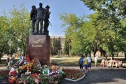 Памятник генералу армии Виктору Дубынину