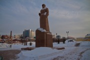 Памятник И. Малышеву
