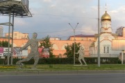 Памятник Футболистам (у Центрального стадиона)