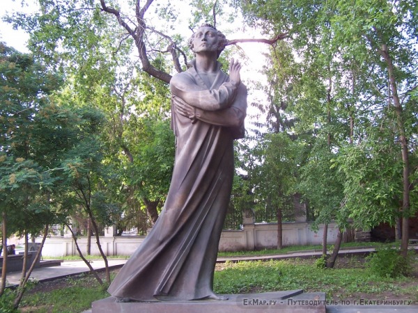 Памятник Пушкину в Литературном квартале