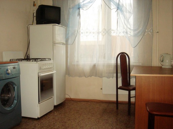 Apartment On Bakinskikh Komissarov