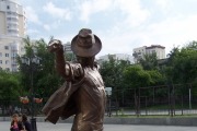 Фотографии с открытия памятника Майклу Джексону