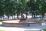 Фонтан на площади Первой Пятилетки