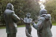 Памятник «Горожане. Разговор»