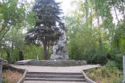 Памятник П.П.Бажову на Ивановском кладбище
