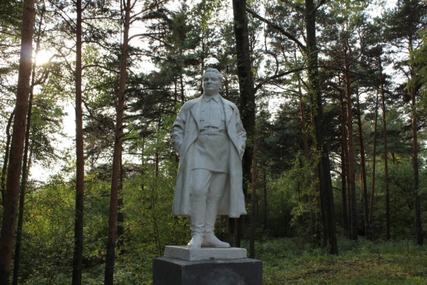 Памятник С.М. Кирову в парке ЦПКиО