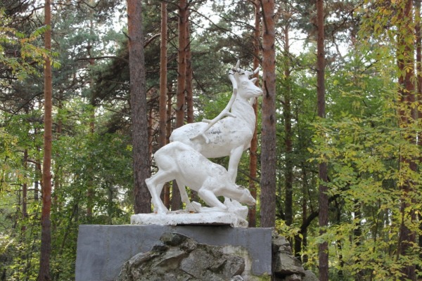 Скульптура «Олени»
