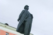 Памятник В.И. Ленину в Новоуральске