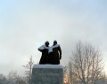 Памятник Карлу Марксу и Фридрих Энгельсу